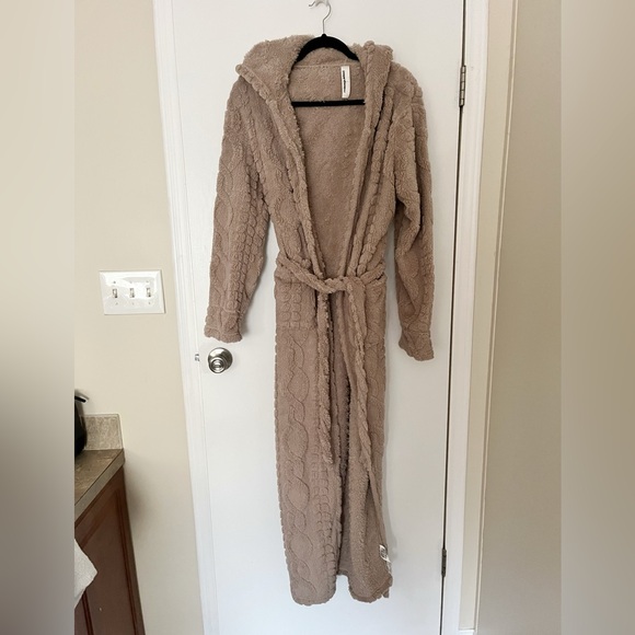 Missguided Cream Textured Robe - Picture 6 of 7
